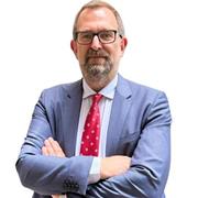 Soy bilingüe en alemán y español, con una sólida formación académica y profesional en ambos idiomas